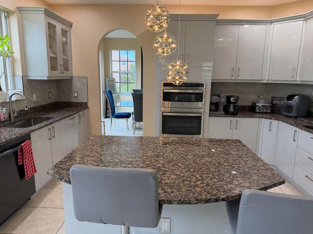 2243 RIDGEWOOD Circle, Royal Palm Beach, FL 33411