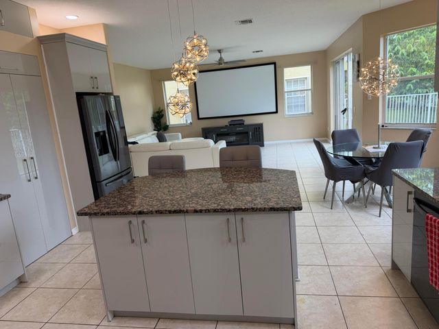 2243 RIDGEWOOD Circle, Royal Palm Beach, FL 33411