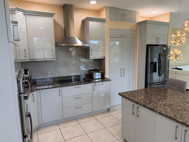 2243 RIDGEWOOD Circle, Royal Palm Beach, FL 33411
