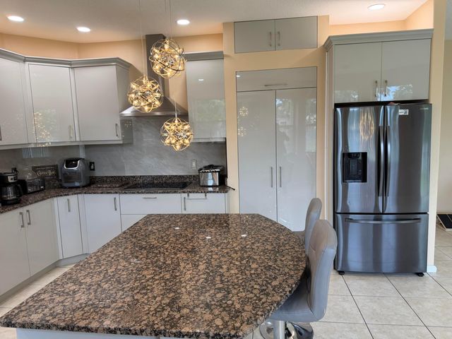 2243 RIDGEWOOD Circle, Royal Palm Beach, FL 33411