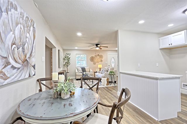 704 Natchez River Circle, Conroe, TX 77316