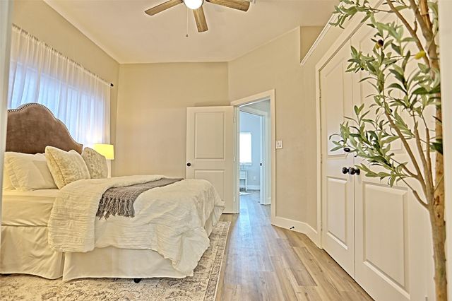 704 Natchez River Circle, Conroe, TX 77316