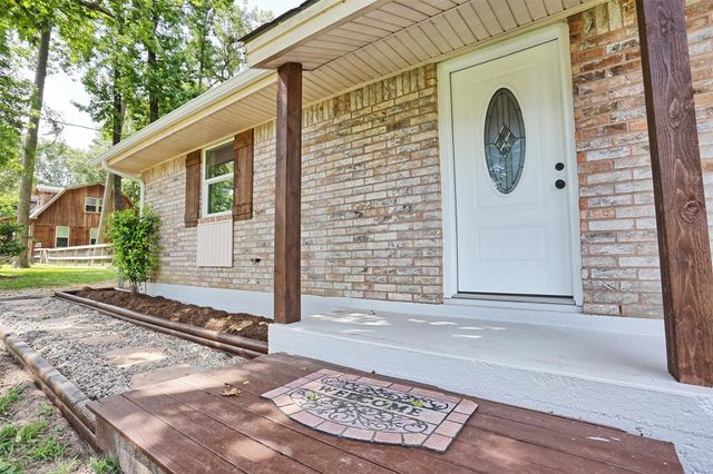 704 Natchez River Circle, Conroe, TX 77316