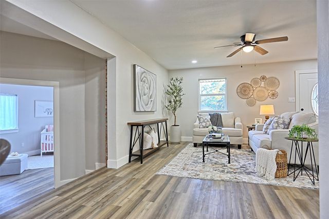 704 Natchez River Circle, Conroe, TX 77316