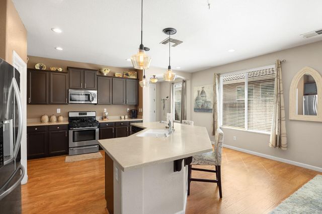 1468 Regent Cir, Lincoln, CA 95648