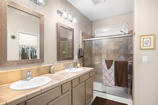 1468 Regent Cir, Lincoln, CA 95648