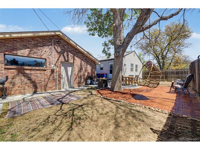 795 Ironton St, Aurora, CO 80010