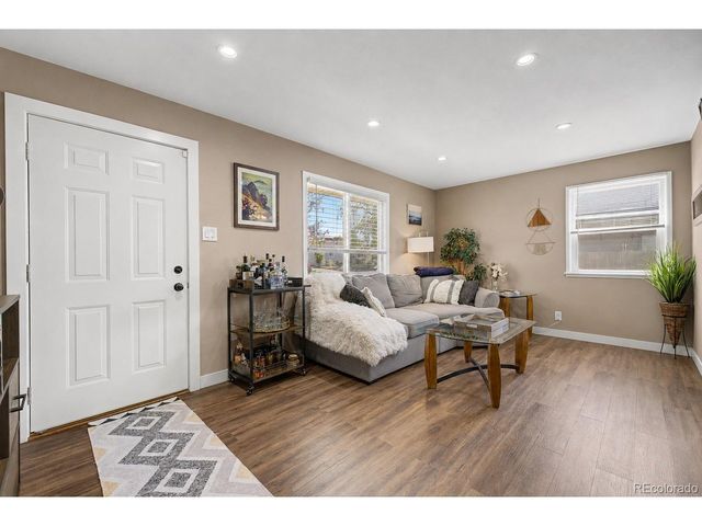 795 Ironton St, Aurora, CO 80010