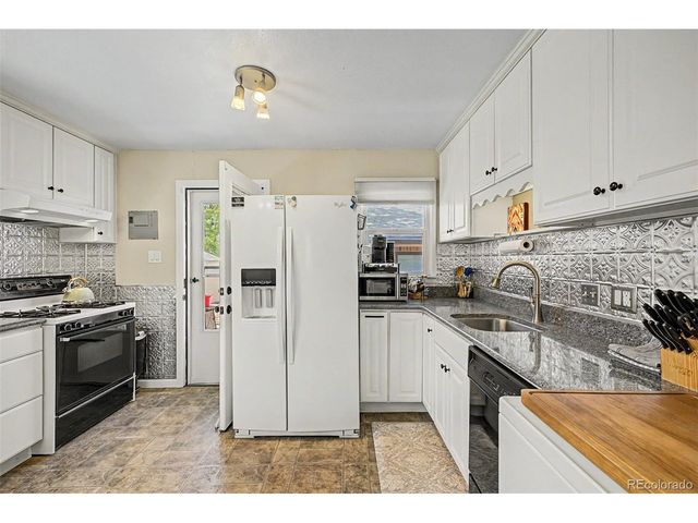 795 Ironton St, Aurora, CO 80010