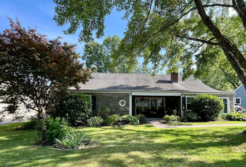 83 Haynes Road, West Hartford, CT 06117
