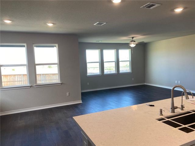 670 Pepperbark LOOP, Buda, TX 78610