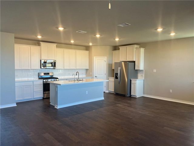 670 Pepperbark LOOP, Buda, TX 78610