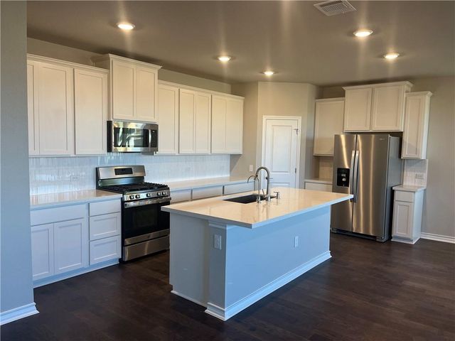 670 Pepperbark LOOP, Buda, TX 78610