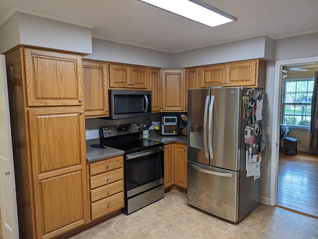 130 Oxford CIR, Rocky Mount, VA 24151