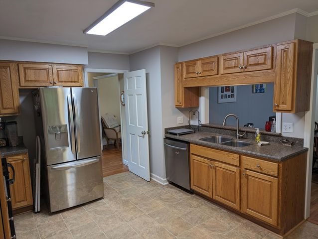 130 Oxford CIR, Rocky Mount, VA 24151