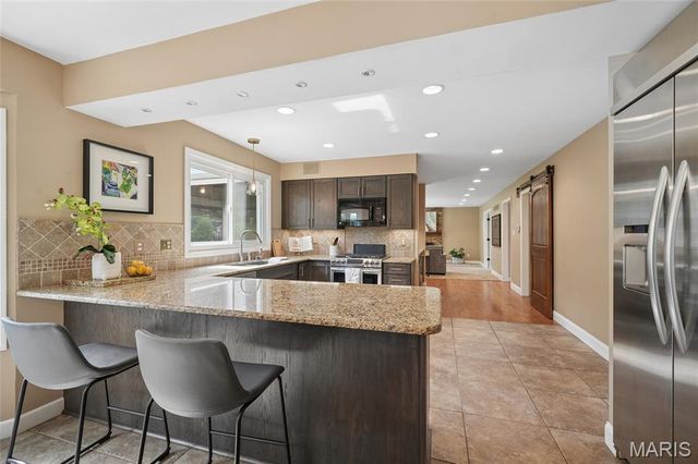 605 Waterford Ridge Court, Ballwin, MO 63021