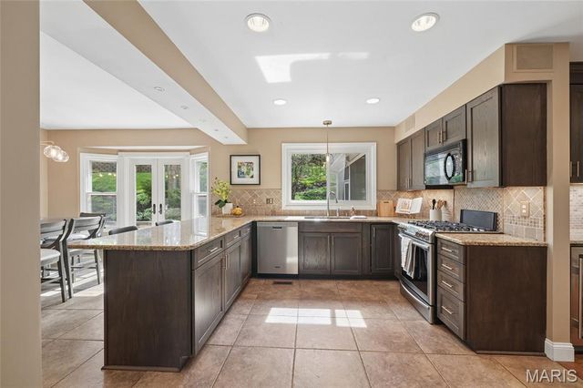 605 Waterford Ridge Court, Ballwin, MO 63021