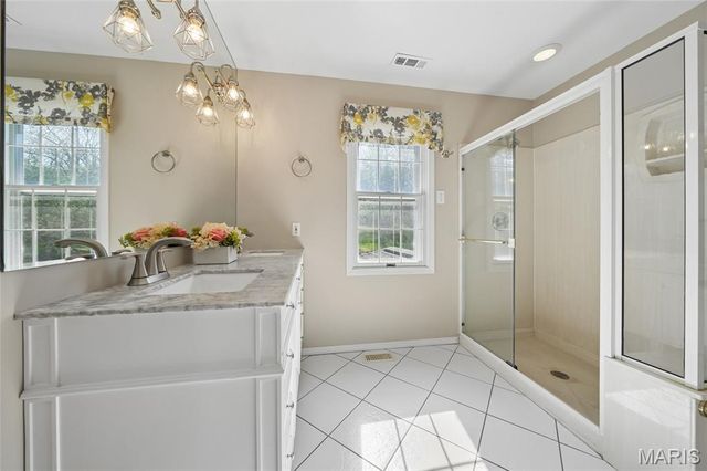 605 Waterford Ridge Court, Ballwin, MO 63021