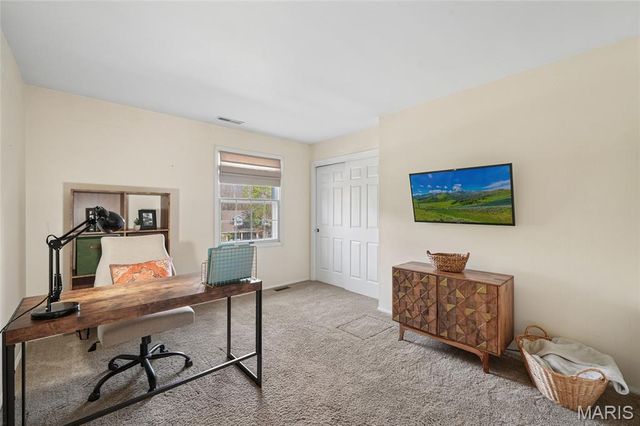 605 Waterford Ridge Court, Ballwin, MO 63021