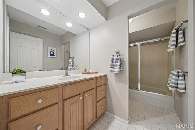 605 Waterford Ridge Court, Ballwin, MO 63021