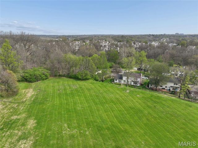 605 Waterford Ridge Court, Ballwin, MO 63021