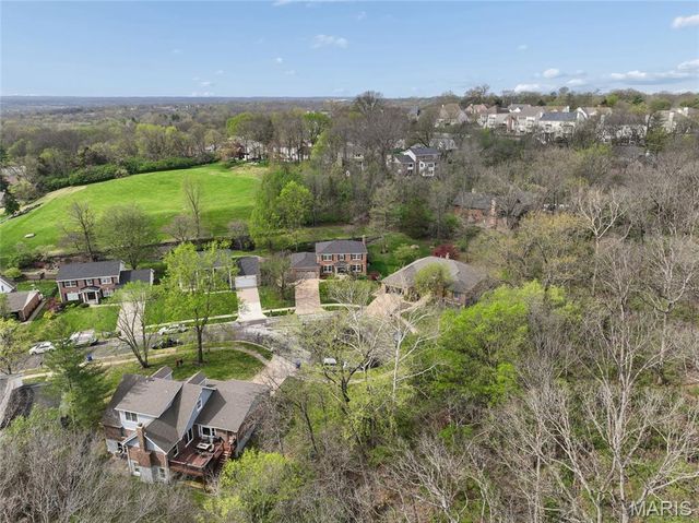 605 Waterford Ridge Court, Ballwin, MO 63021