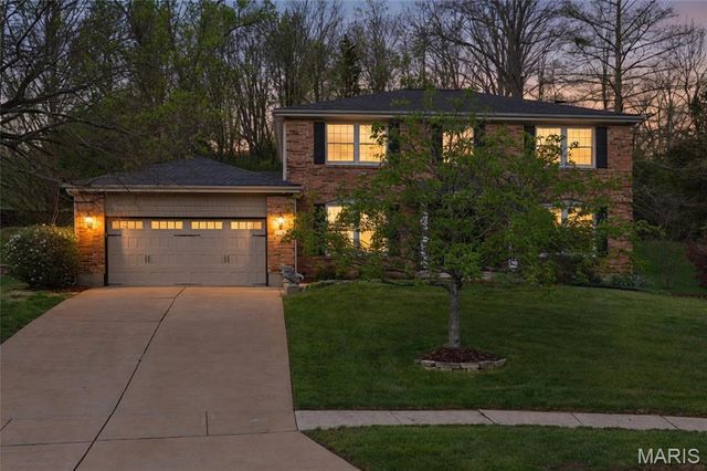 605 Waterford Ridge Court, Ballwin, MO 63021