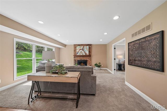 605 Waterford Ridge Court, Ballwin, MO 63021