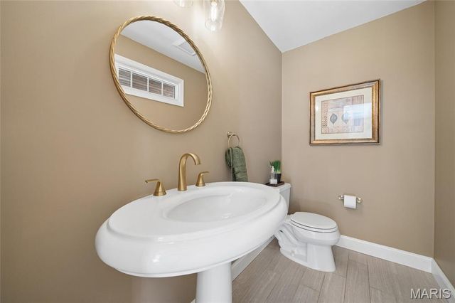 605 Waterford Ridge Court, Ballwin, MO 63021