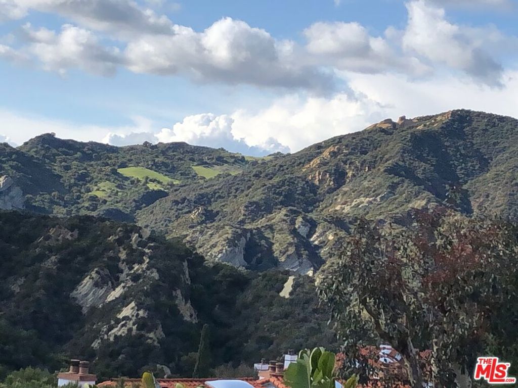 17290 Avenida De La Herradura, Pacific Palisades, CA 90272 — exterior