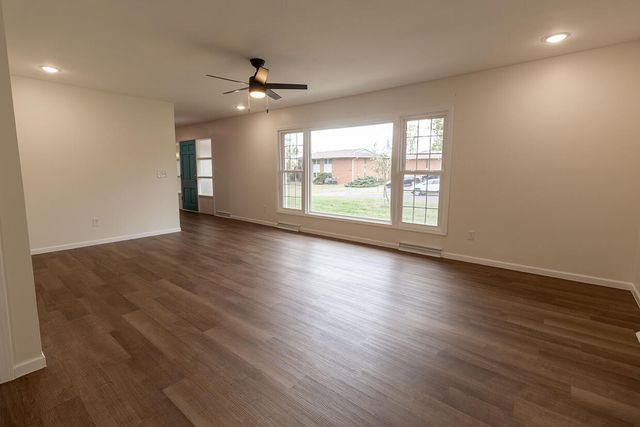 1022 QUEEN ANN DR, Columbia, MO 65201