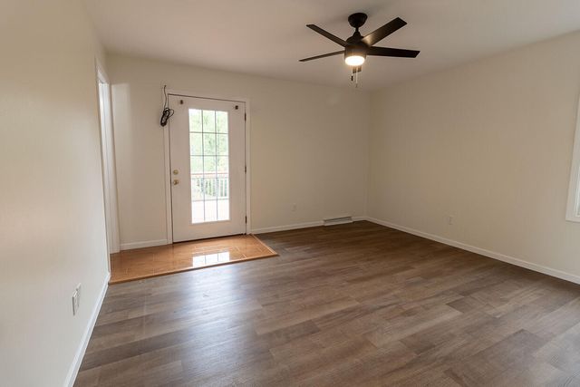 1022 QUEEN ANN DR, Columbia, MO 65201