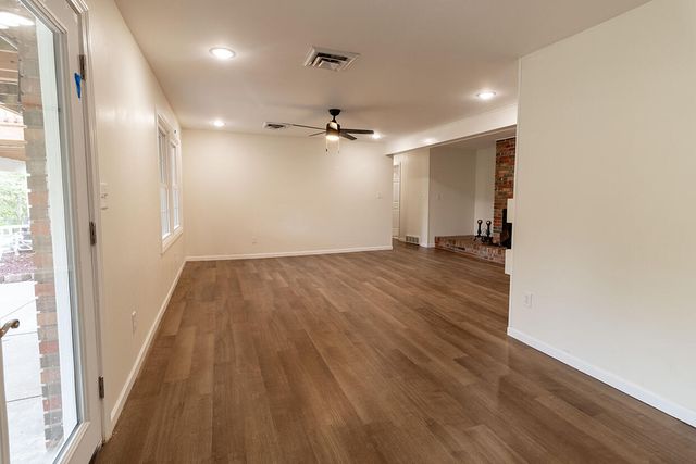 1022 QUEEN ANN DR, Columbia, MO 65201