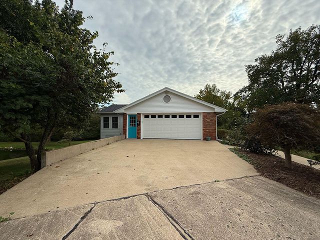 1022 QUEEN ANN DR, Columbia, MO 65201