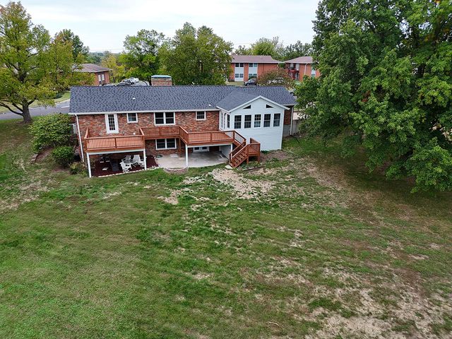 1022 QUEEN ANN DR, Columbia, MO 65201