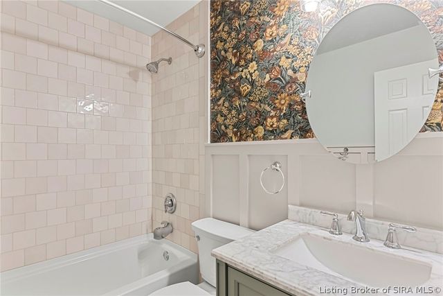 2037 Ridgewood Drive, Madison, IN 47250