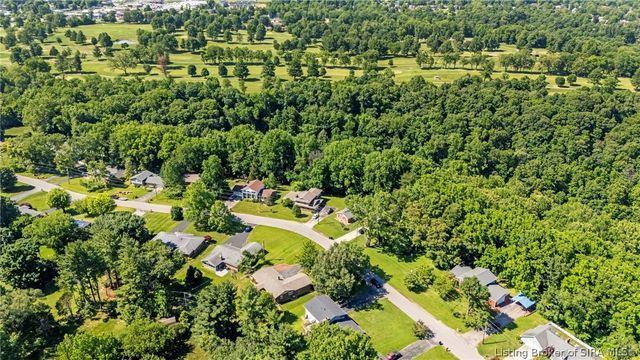 2037 Ridgewood Drive, Madison, IN 47250