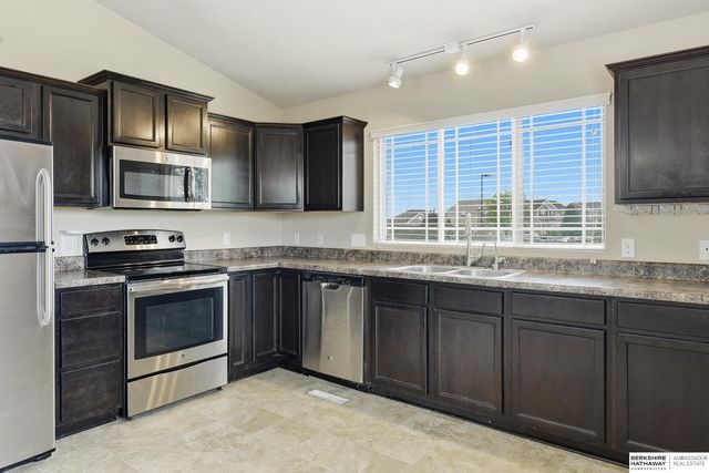 16422 Portal Street, Omaha, NE 68136