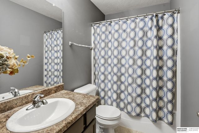 16422 Portal Street, Omaha, NE 68136