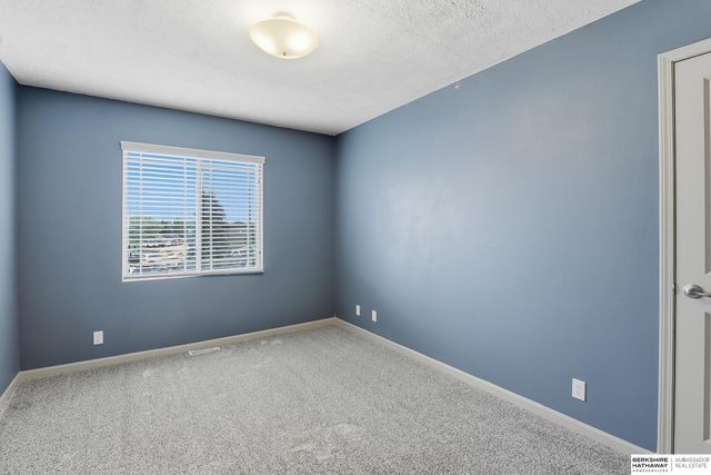 16422 Portal Street, Omaha, NE 68136