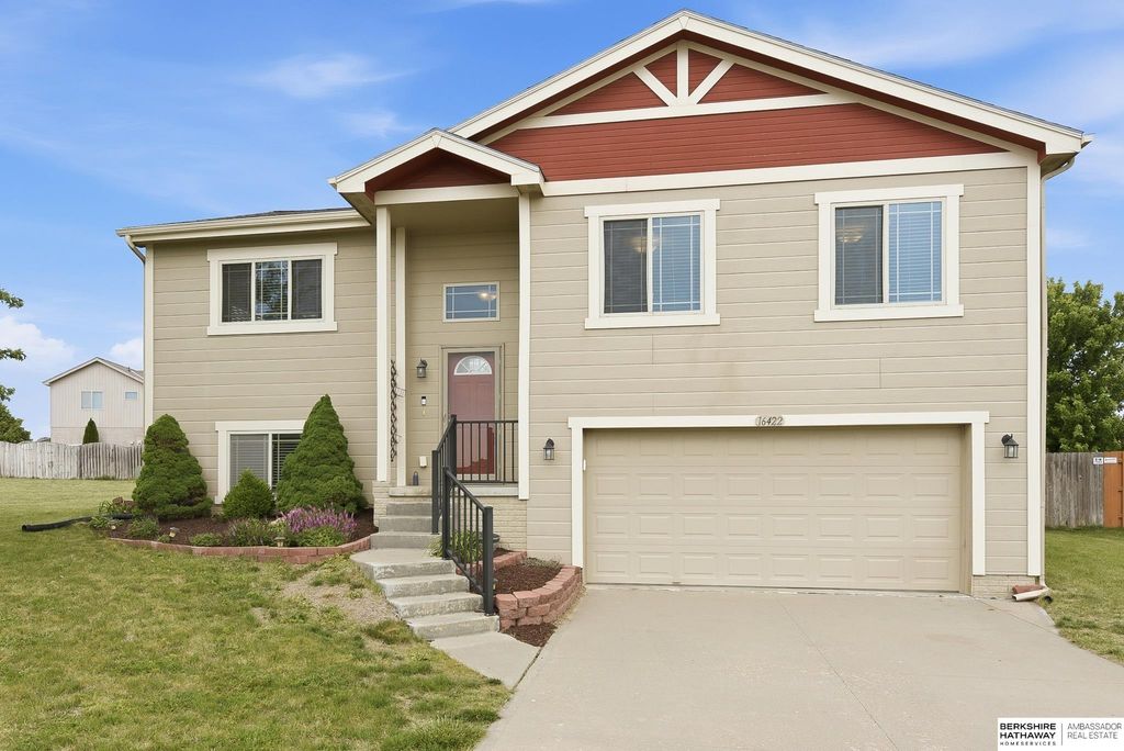 16422 Portal Street, Omaha, NE 68136
