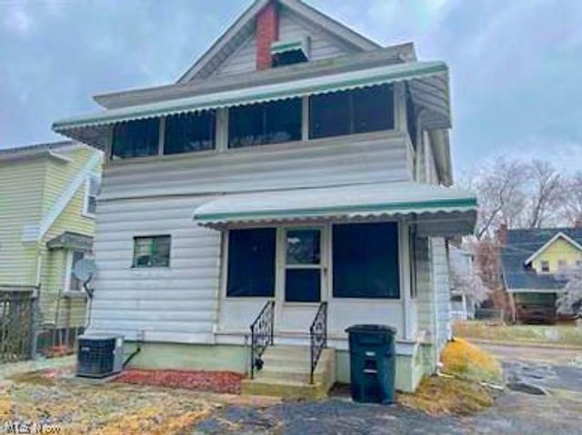 1010 Big Falls Avenue, Akron, OH 44310