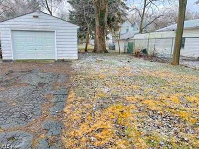 1010 Big Falls Avenue, Akron, OH 44310