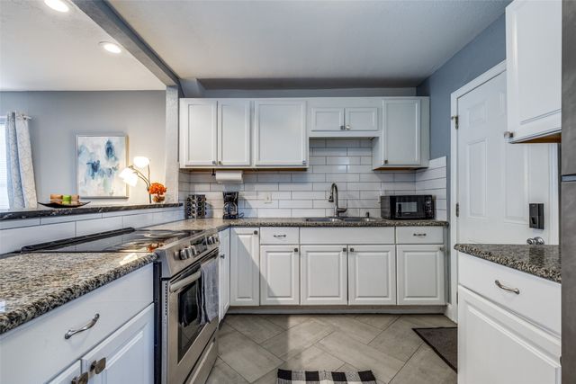 13641 Weald Green Street, Dallas, TX 75240