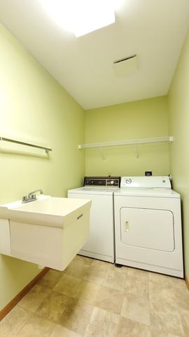 48 Thompson Avenue W 40, West Saint Paul, MN 55118