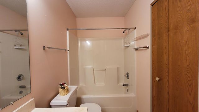 48 Thompson Avenue W 40, West Saint Paul, MN 55118