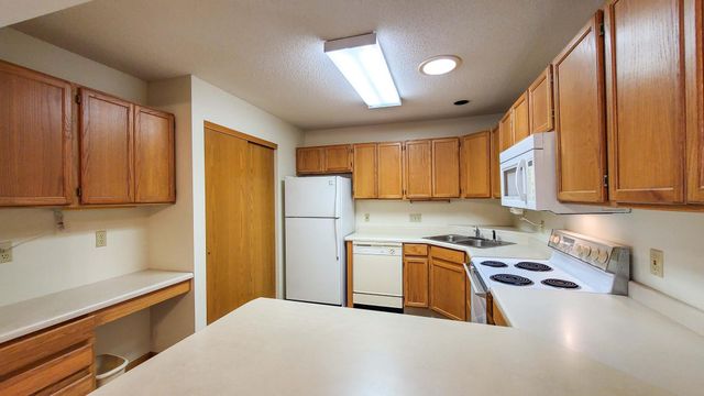48 Thompson Avenue W 40, West Saint Paul, MN 55118