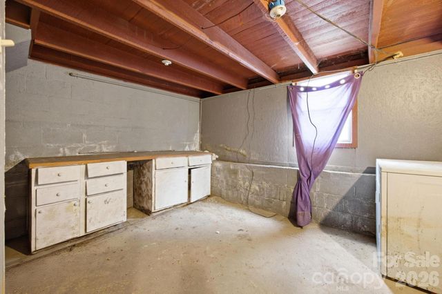 712 Conley Place NW, Lenoir, NC 28645