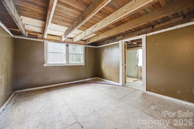 712 Conley Place NW, Lenoir, NC 28645