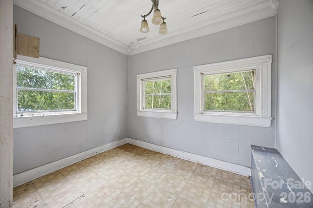 712 Conley Place NW, Lenoir, NC 28645